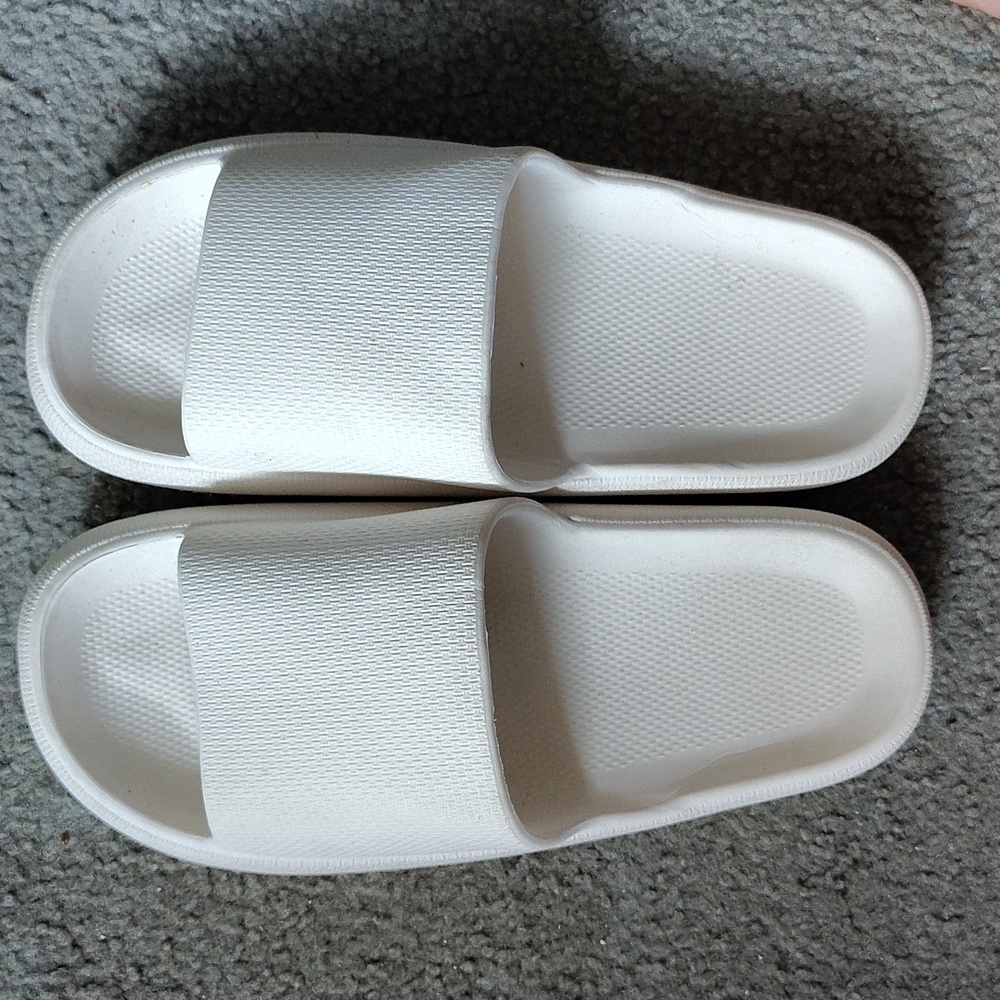 Joomra pillow slippers for men and women